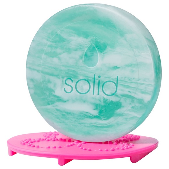 BLENDERCLEANSER Solid Chill Swirl by BeautyBlender - Picture 4 of 6